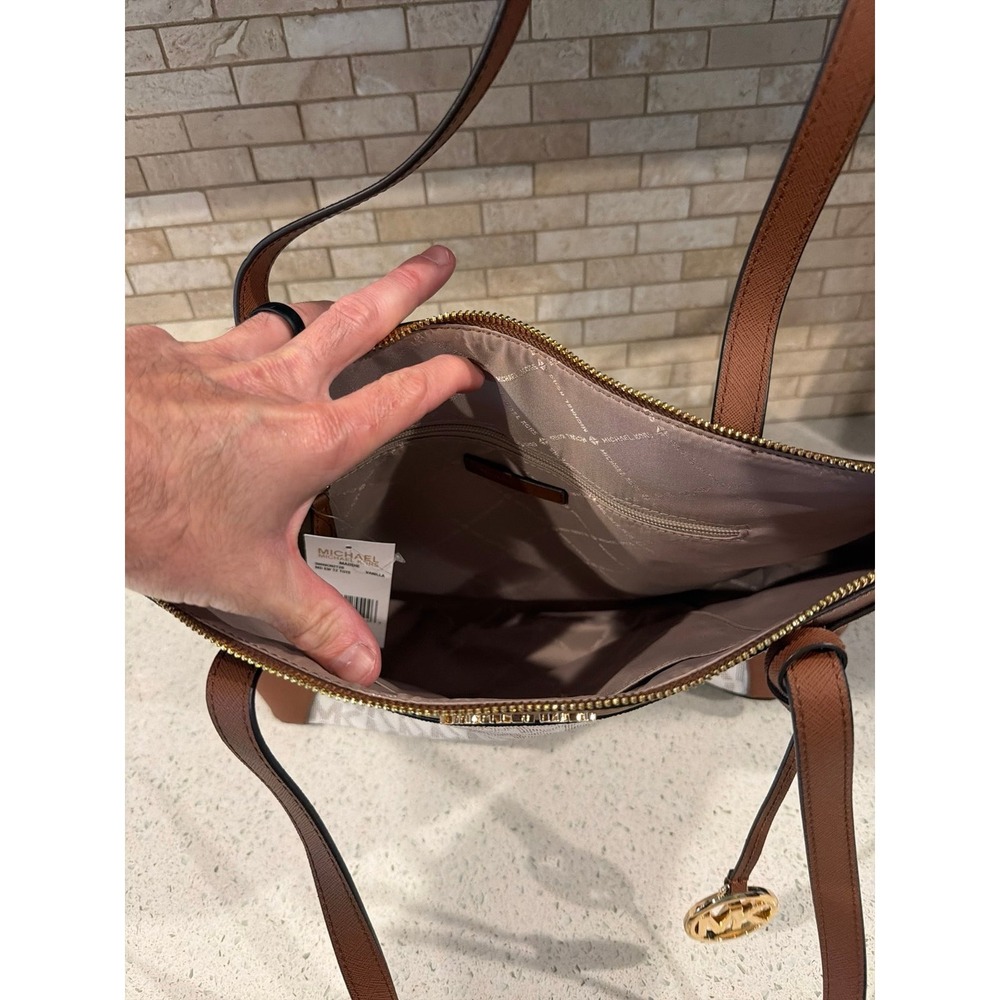 Michael Kors Maddie Tote Vanilla Luggage 38H9CN2T2B - Picture 3 of 4